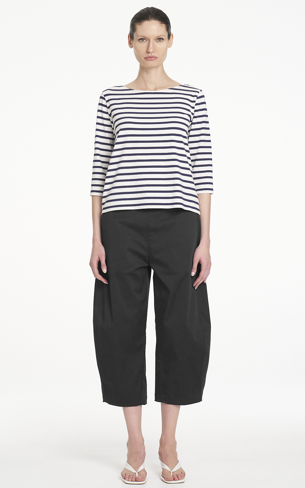 Crop Barrel Pant product photo.