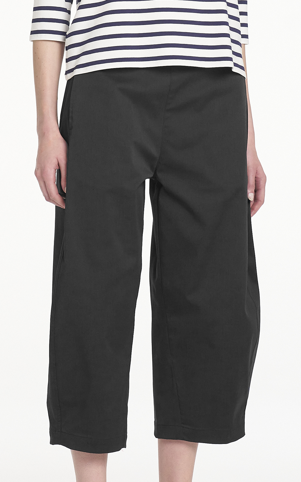 Crop Barrel Pant product photo.