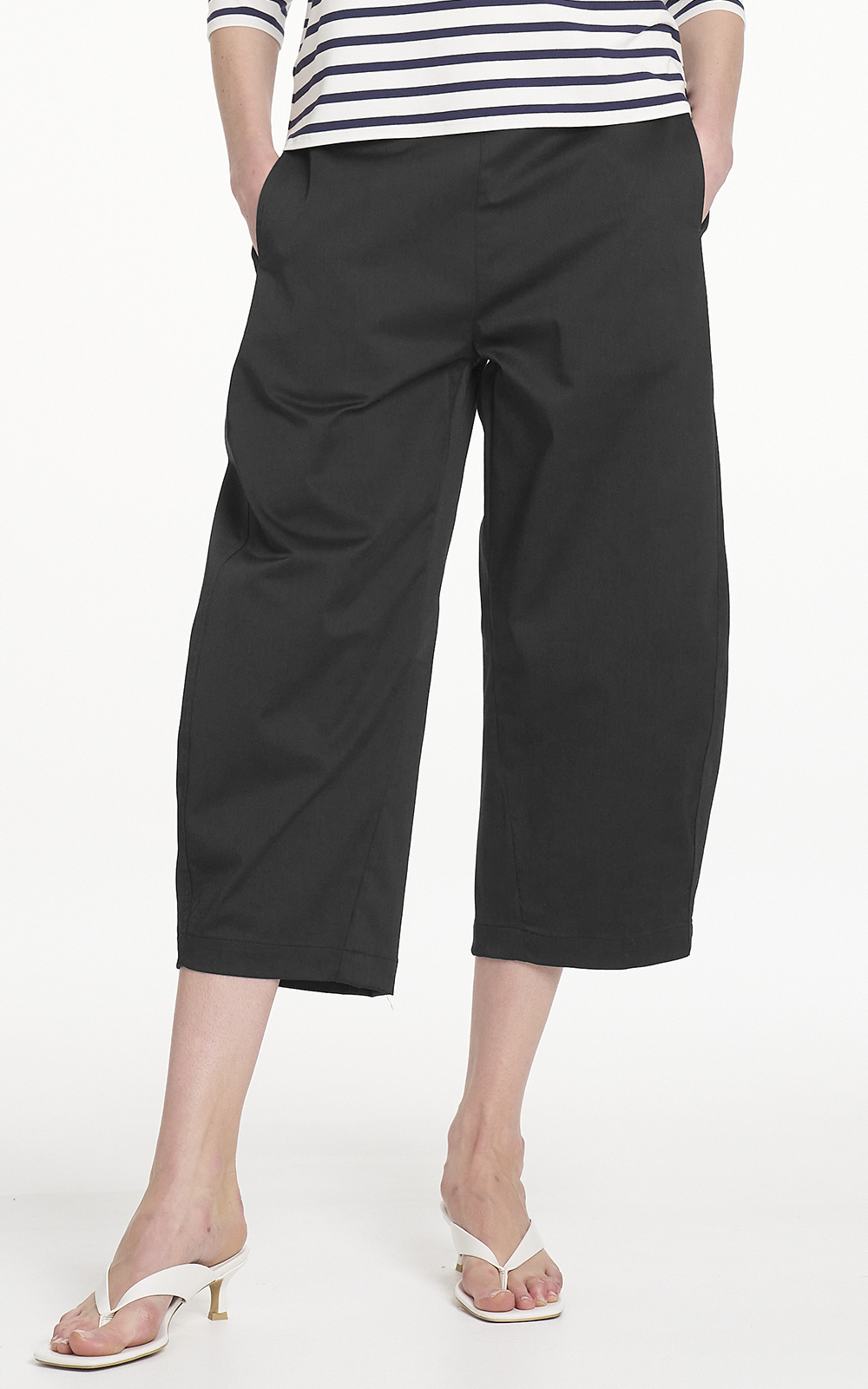 Crop Barrel Pant product photo.