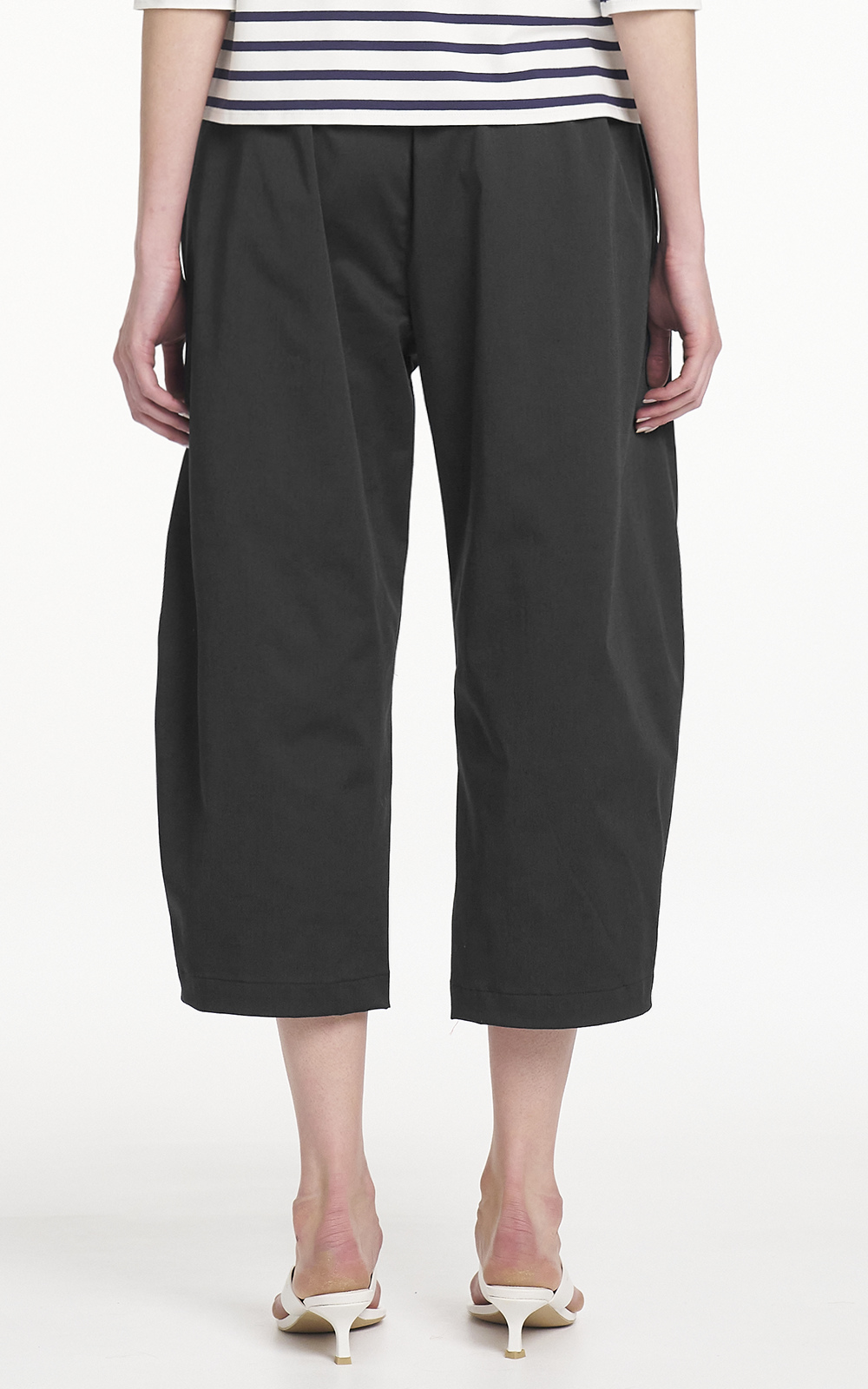 Crop Barrel Pant product photo.