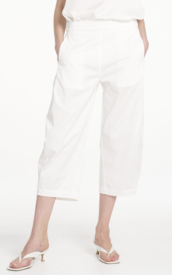 Crop Barrel Pant product photo.