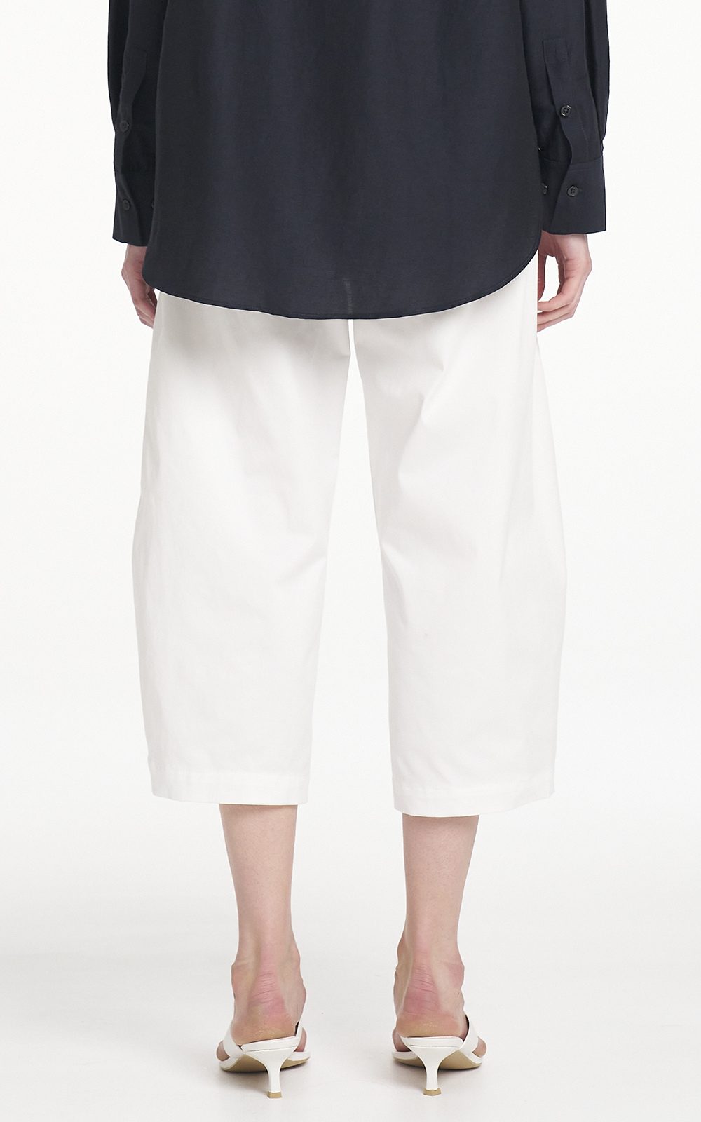 Crop Barrel Pant product photo.