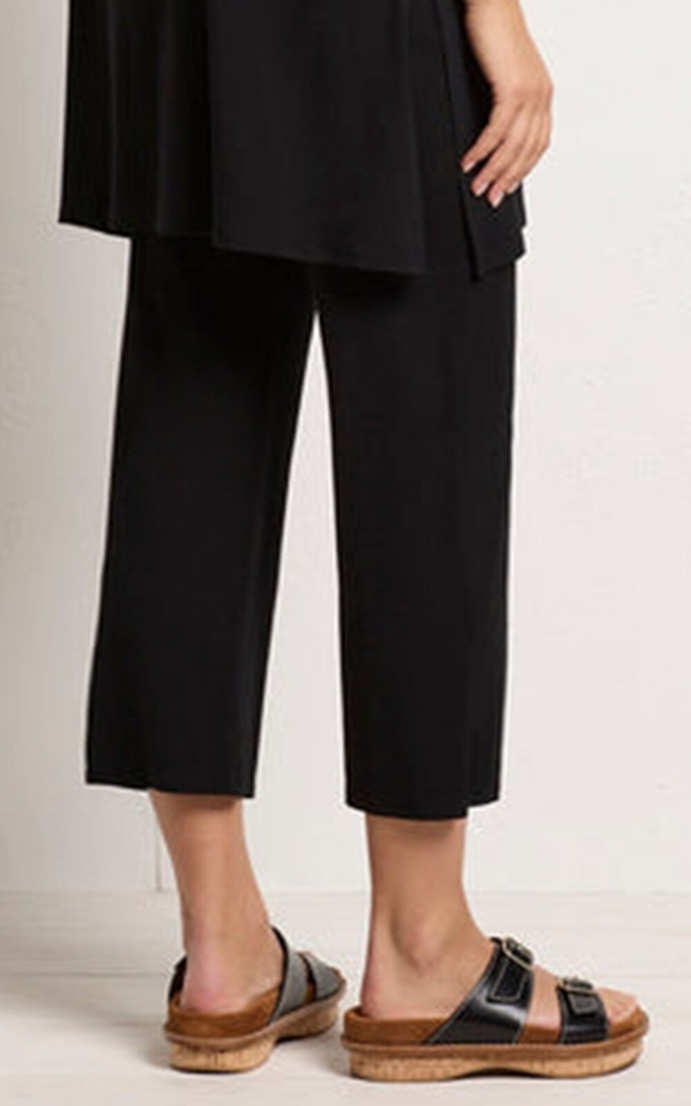 3/4 Pant product photo.