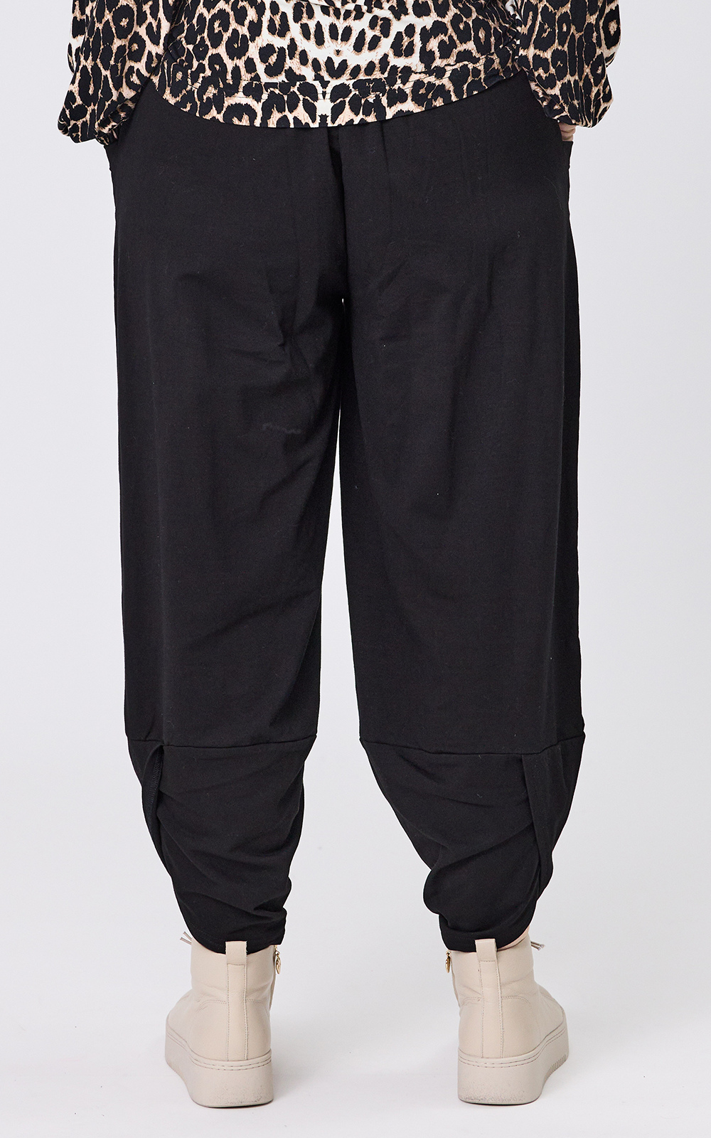 Lenore Pant  product photo.