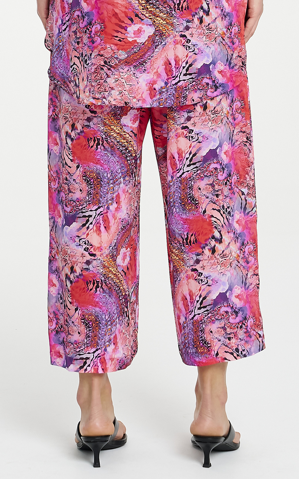 Pace Pant product photo.