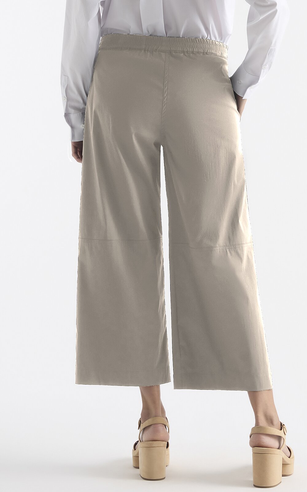 Slice Pace Pant product photo.