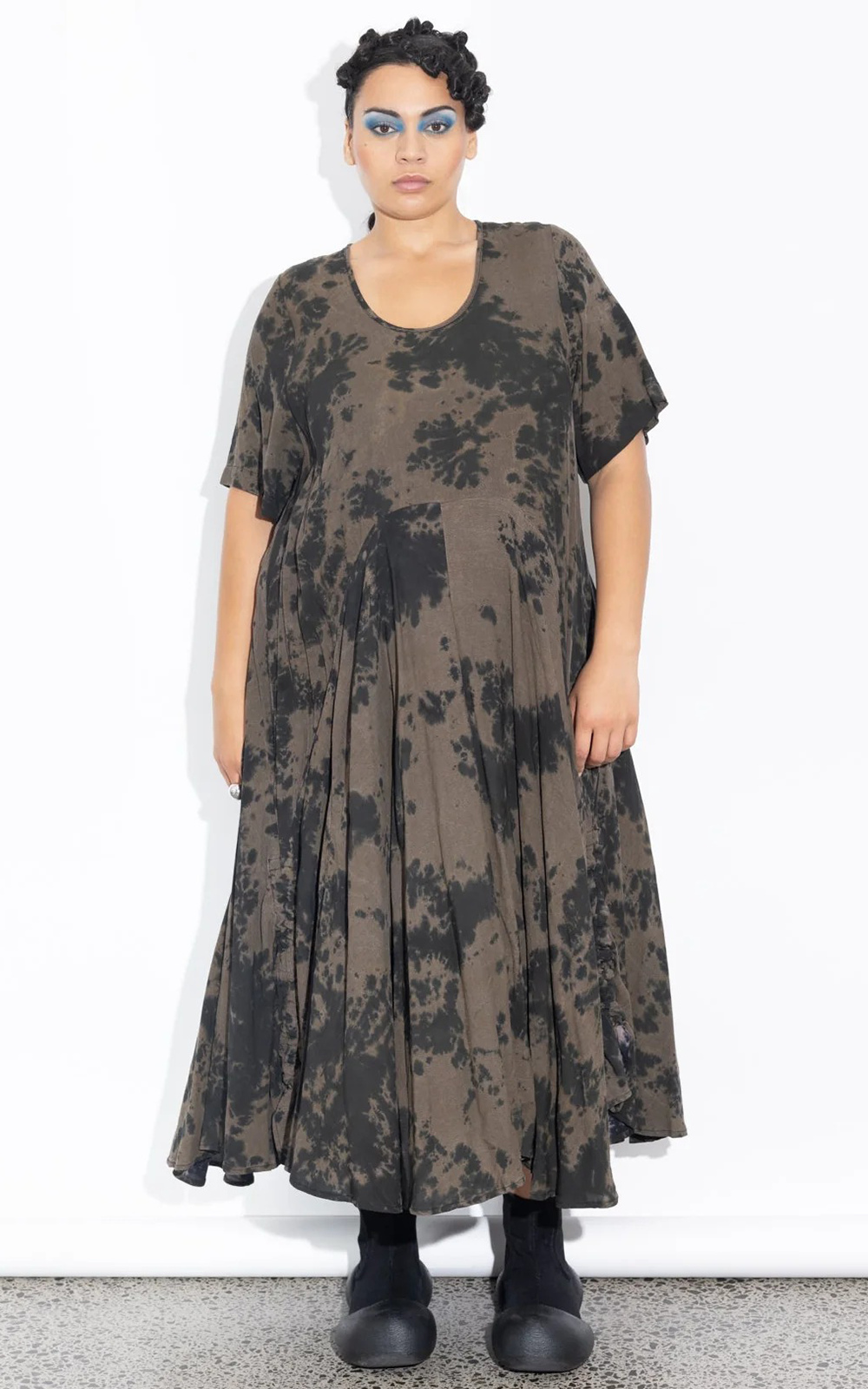 Kate Dress product photo.