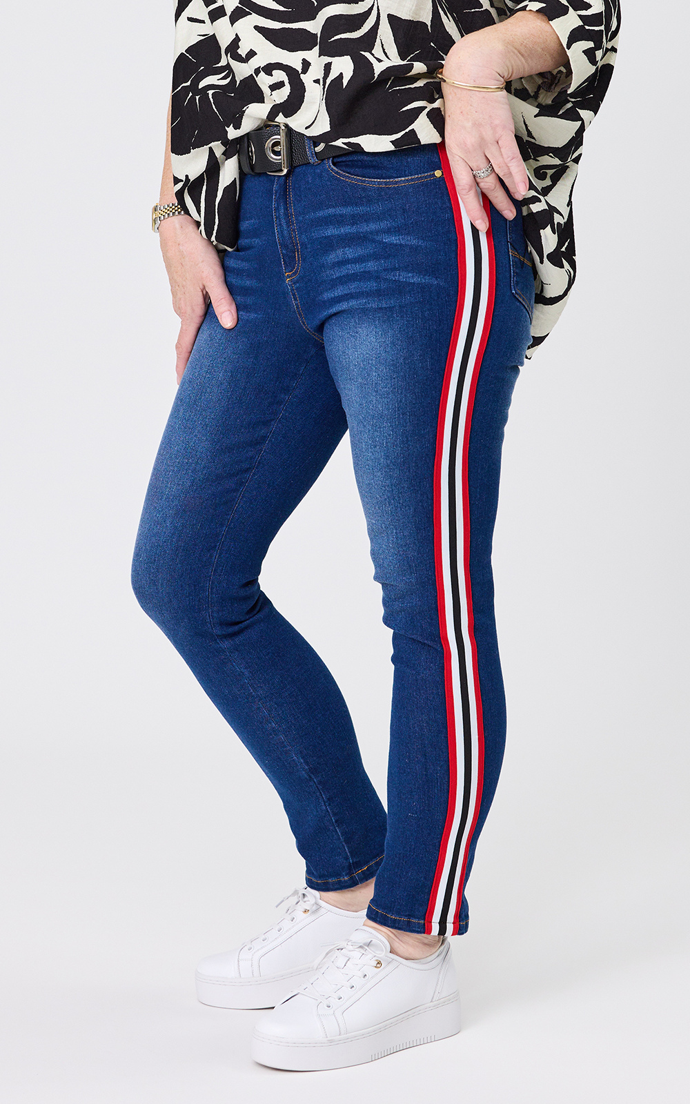 Lorna Pant product photo.