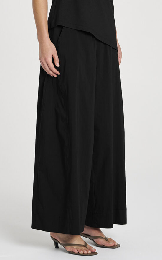 Wide Cross Pant product photo.