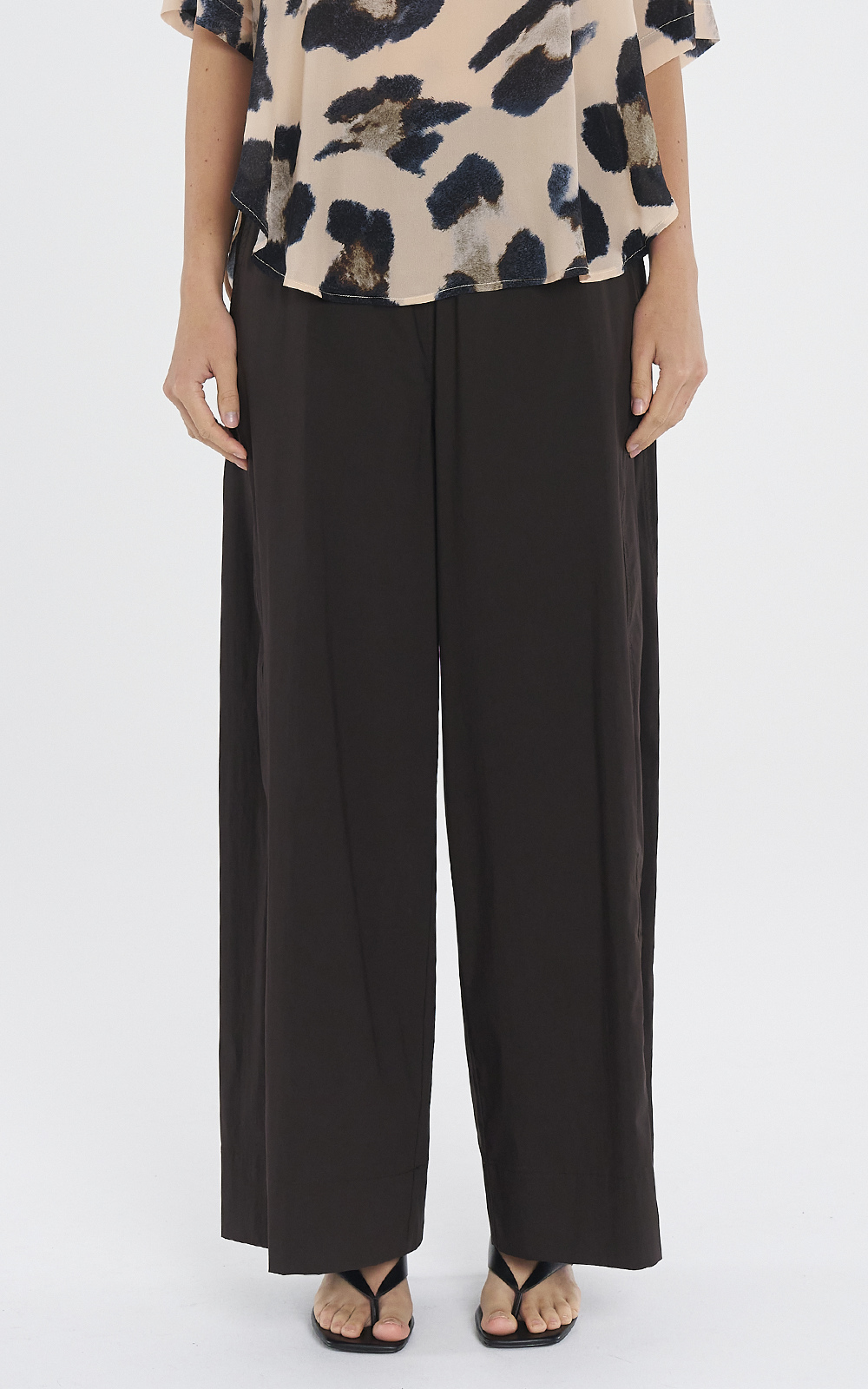 Wide Cross Pant product photo.