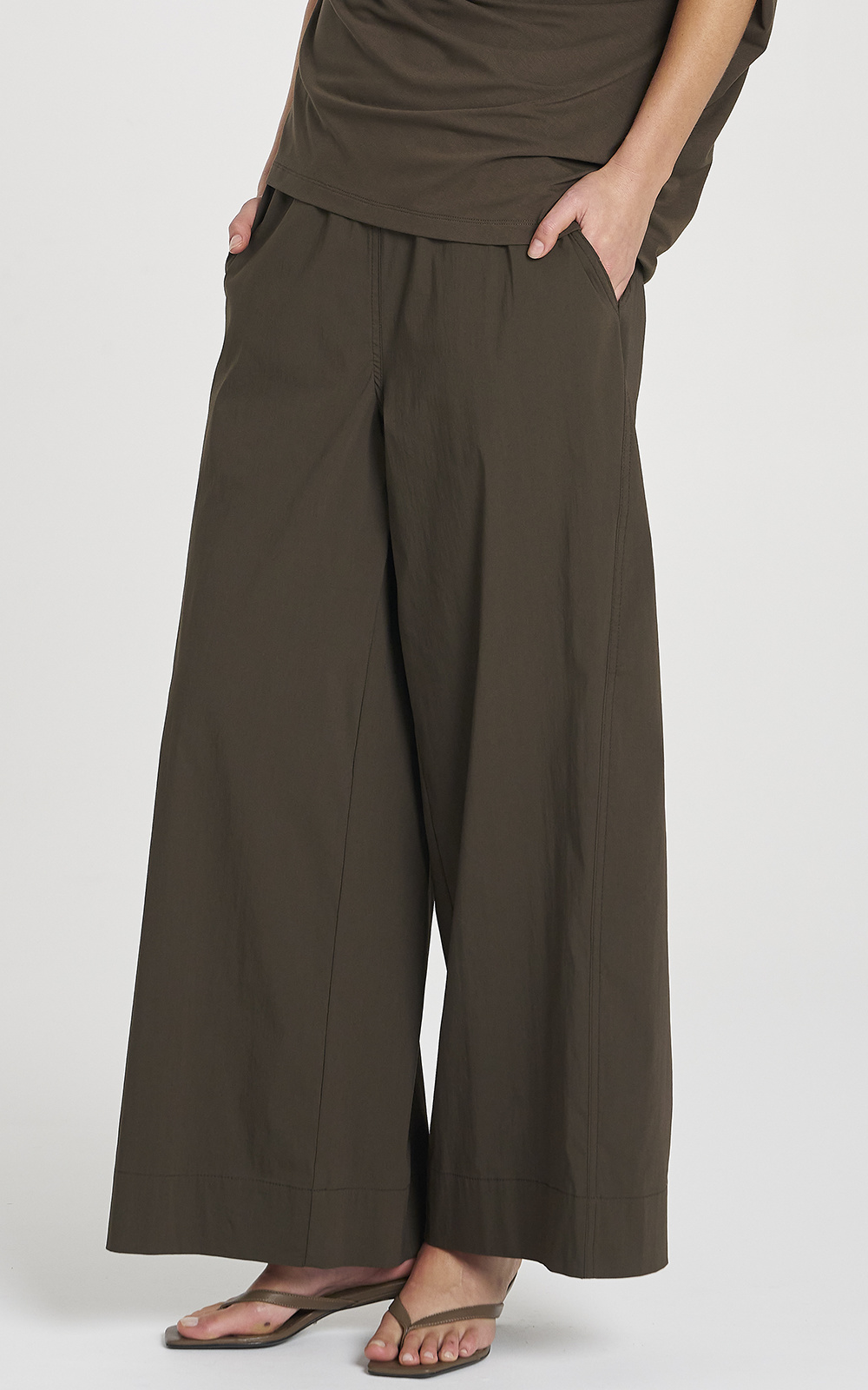 Wide Cross Pant product photo.