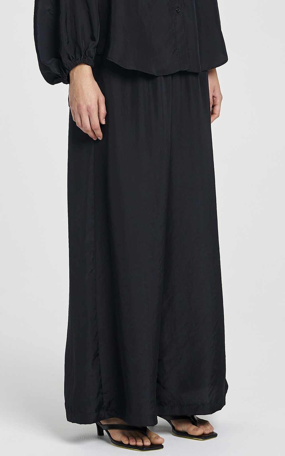 Soft Studio Pant  product photo.