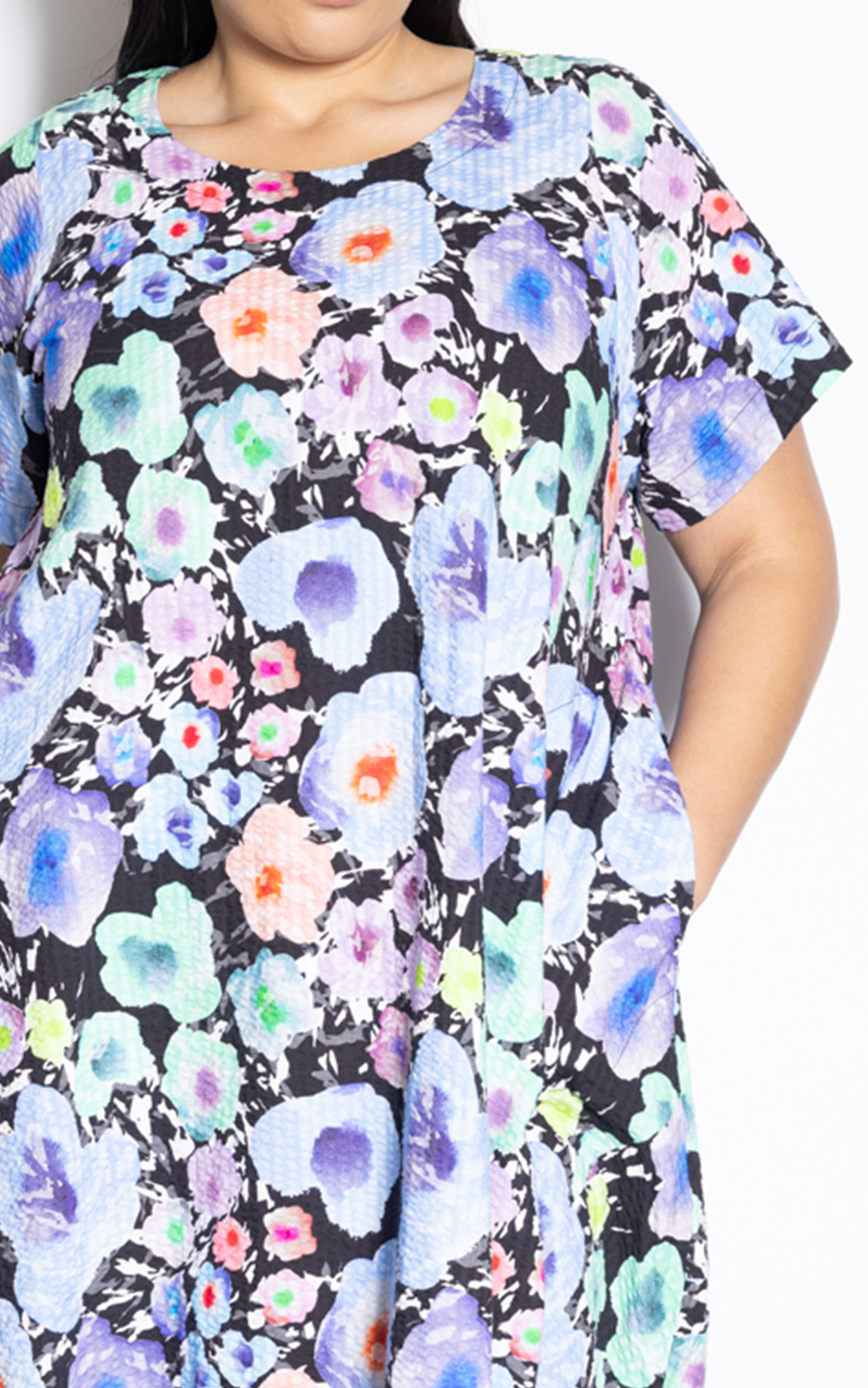 Elsey Dress product photo.