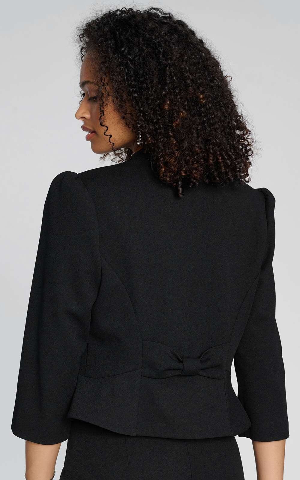 Edge To Edge Jacket product photo.