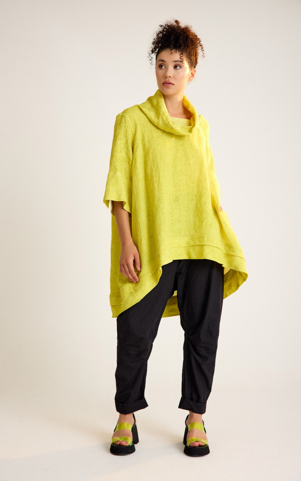 Izmir Pocketed Top product photo.