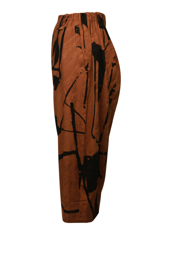 Iida Pant product photo.