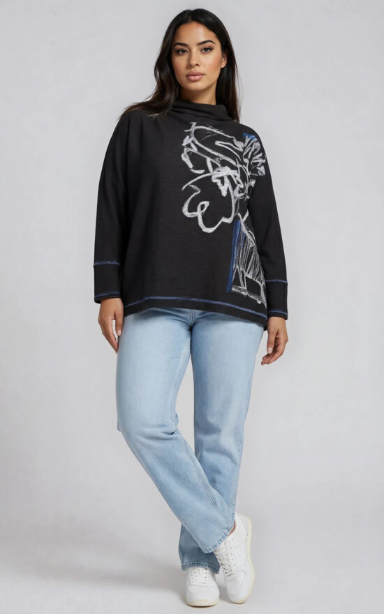 Yayoi Pullover product photo.