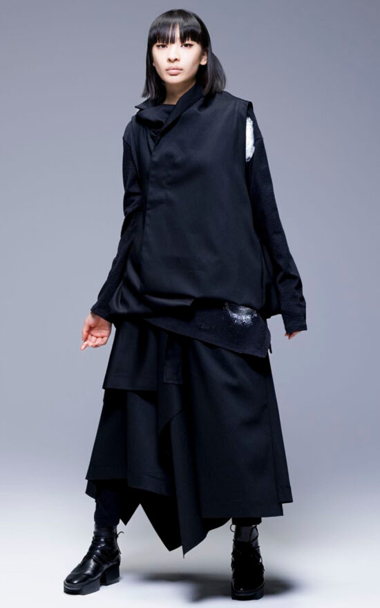 Sotatsu Pullover product photo.