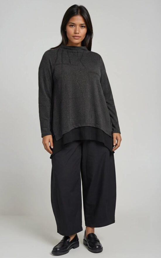 Yasuo Pullover product photo.