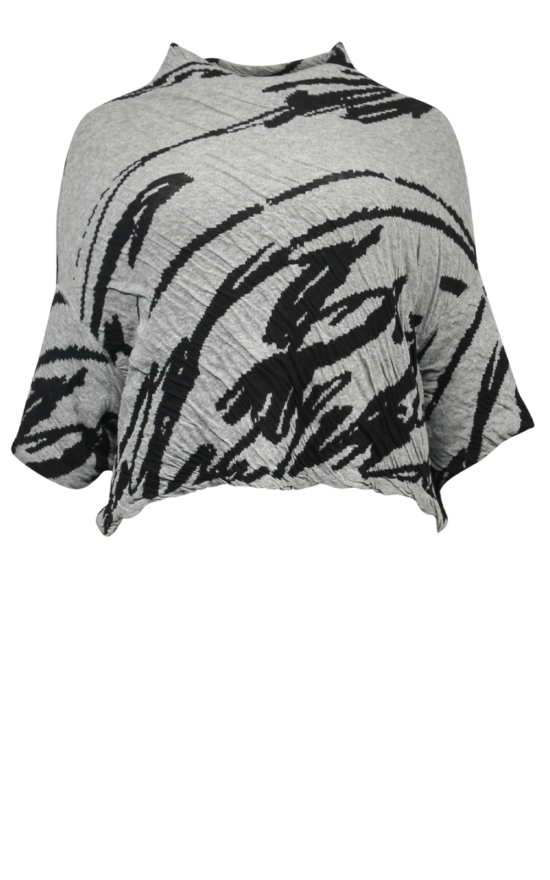 Chicuru Pullover product photo.