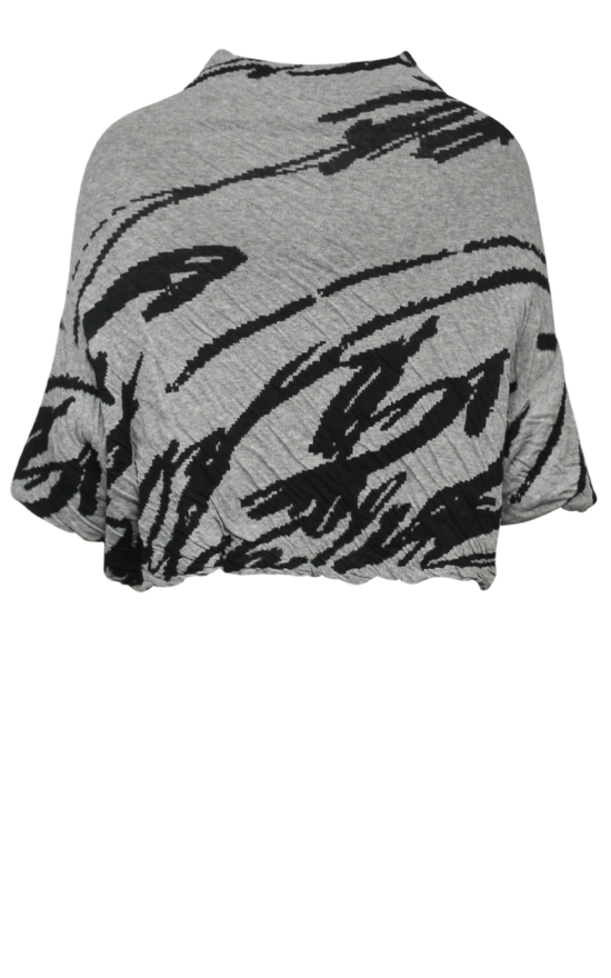 Chicuru Pullover product photo.