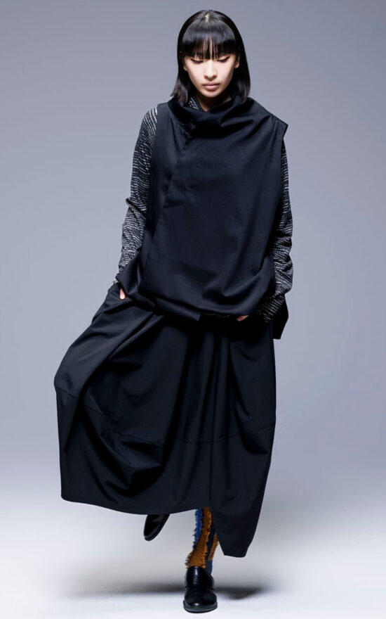 Hiroshi Skirt product photo.