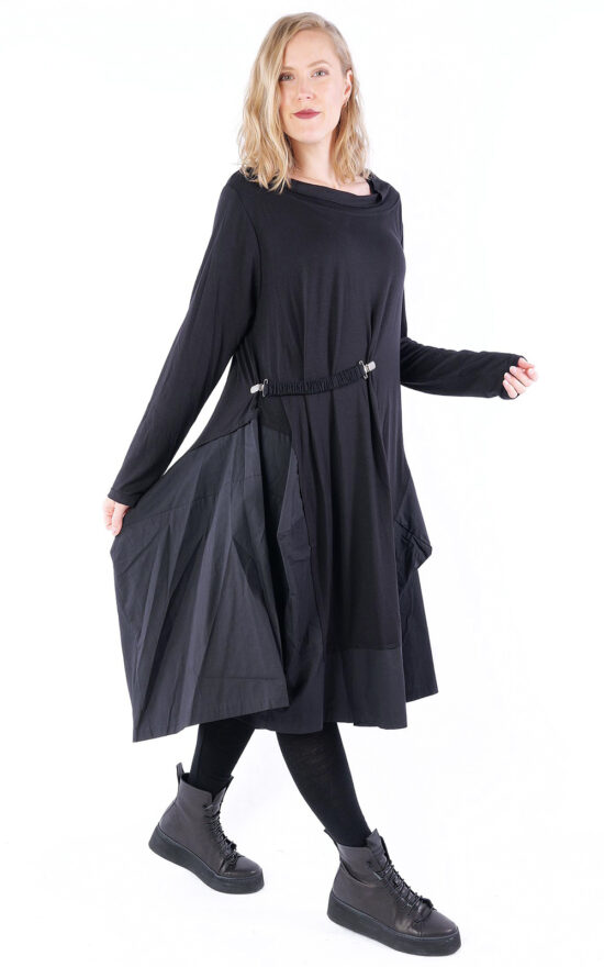 Sivas Capture Dress product photo.