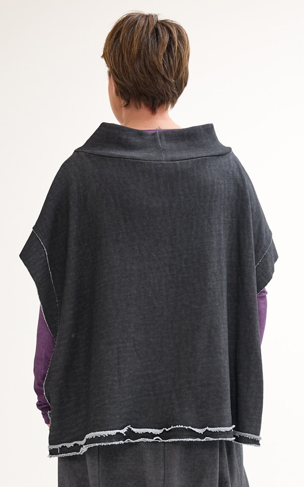 Kars Drop Vest product photo.