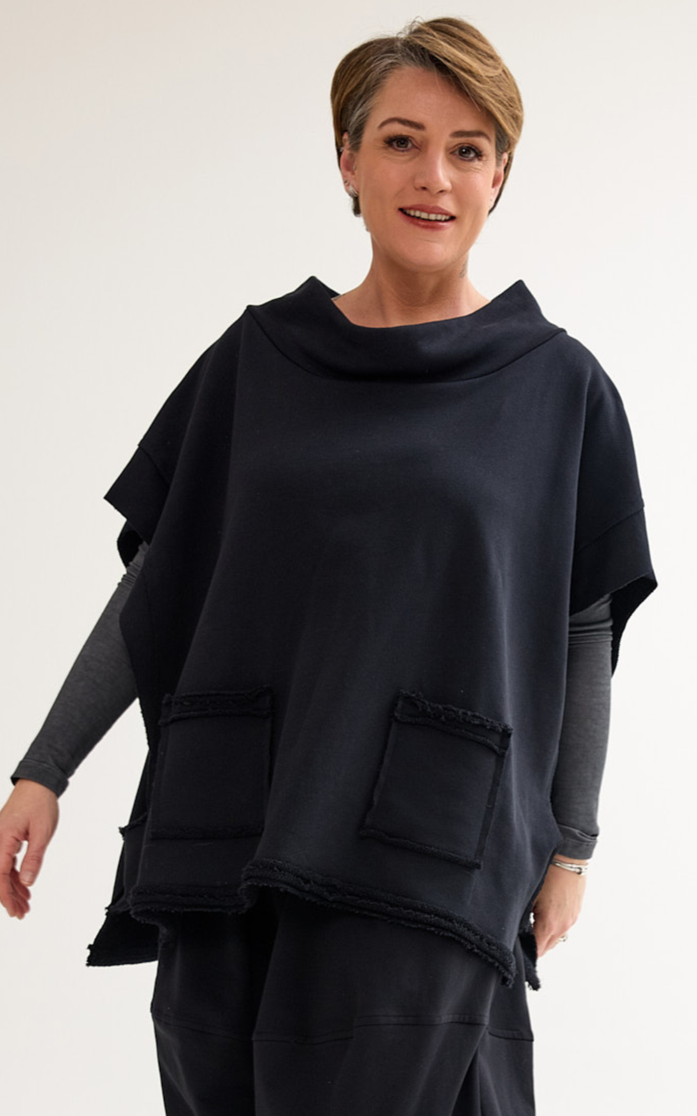 Kars Drop Vest product photo.