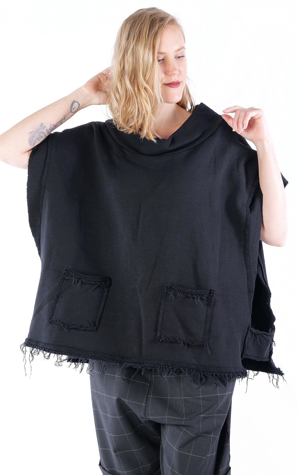 Kars Drop Vest product photo.