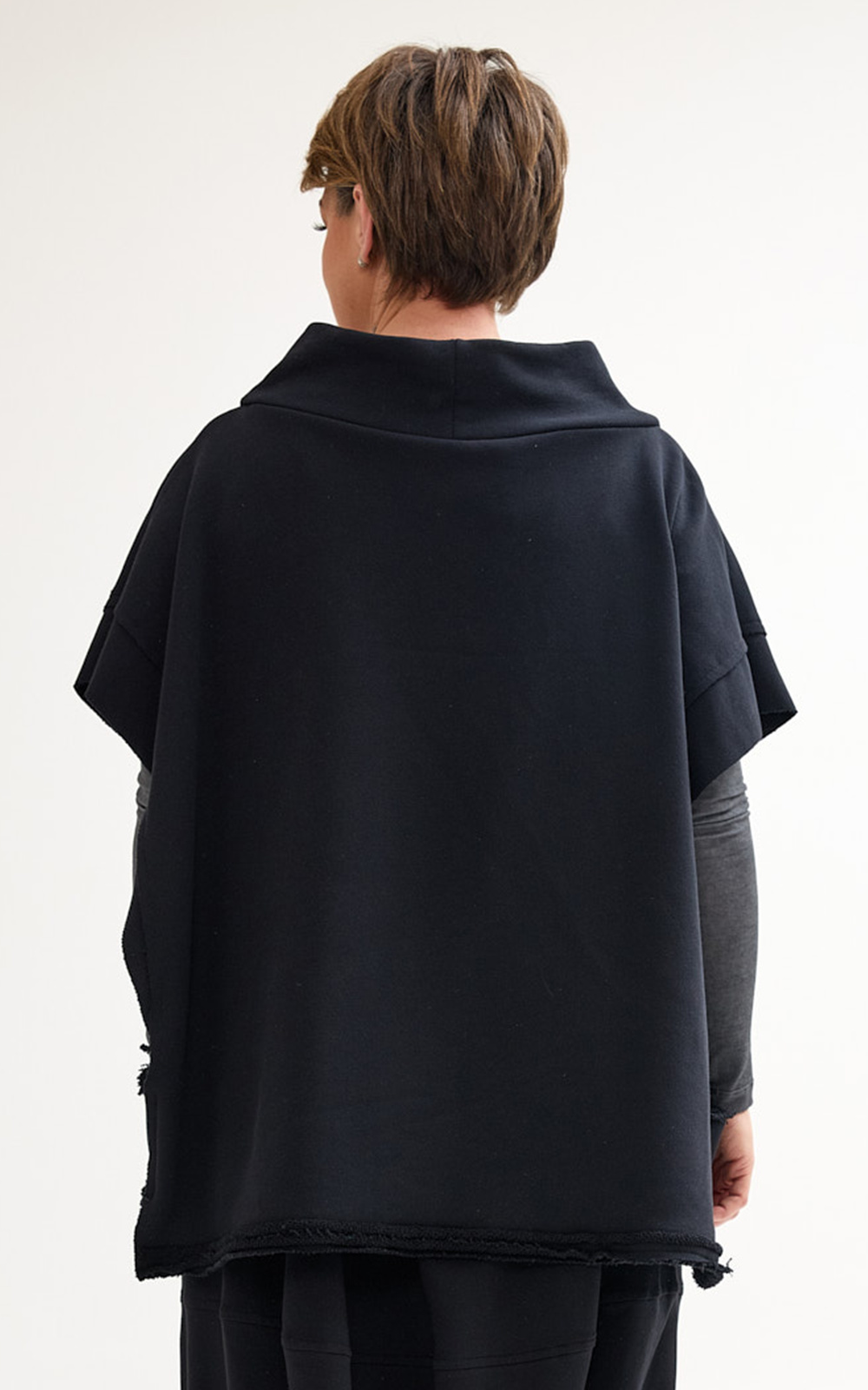 Kars Drop Vest product photo.