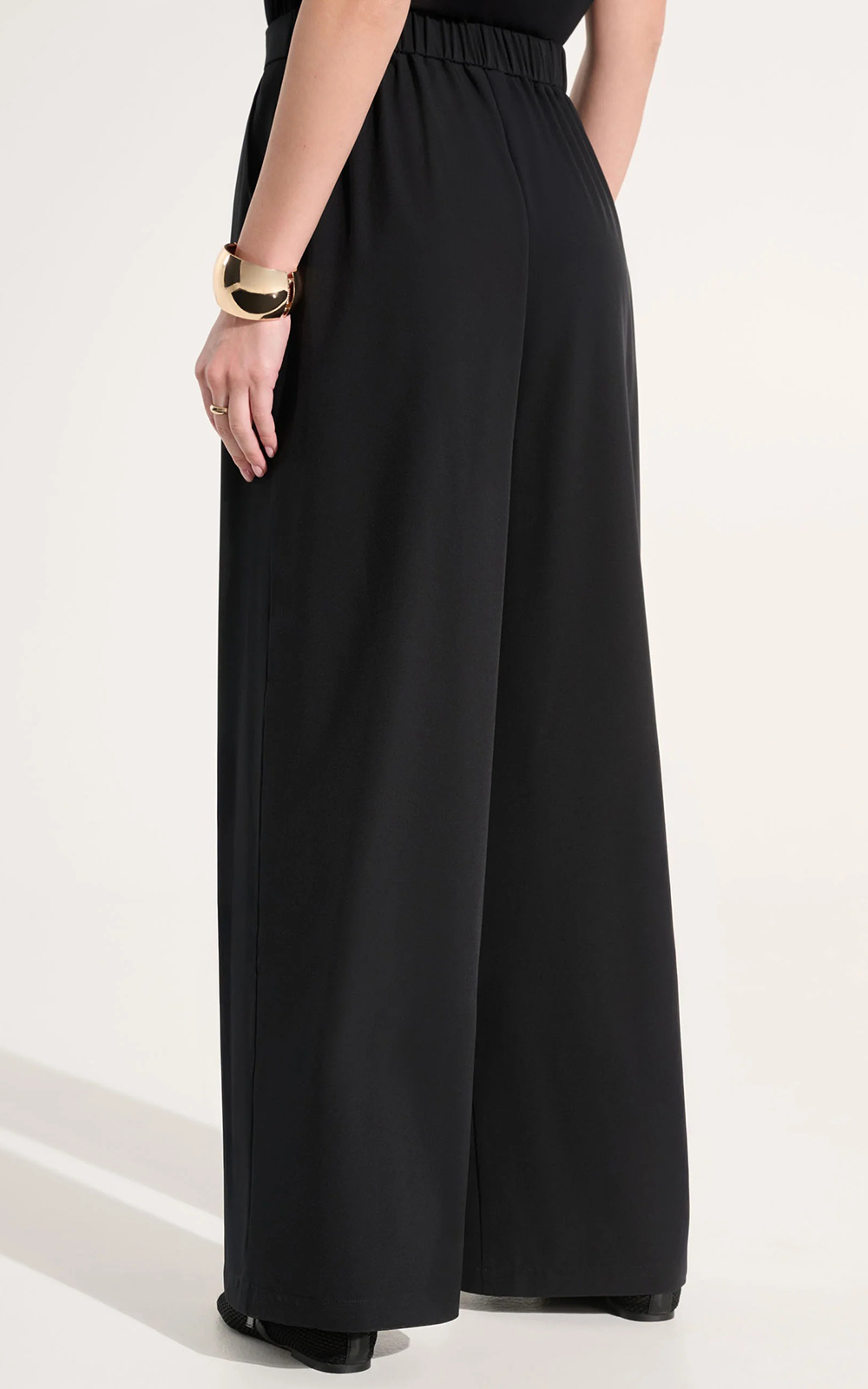 Sport Pant product photo.