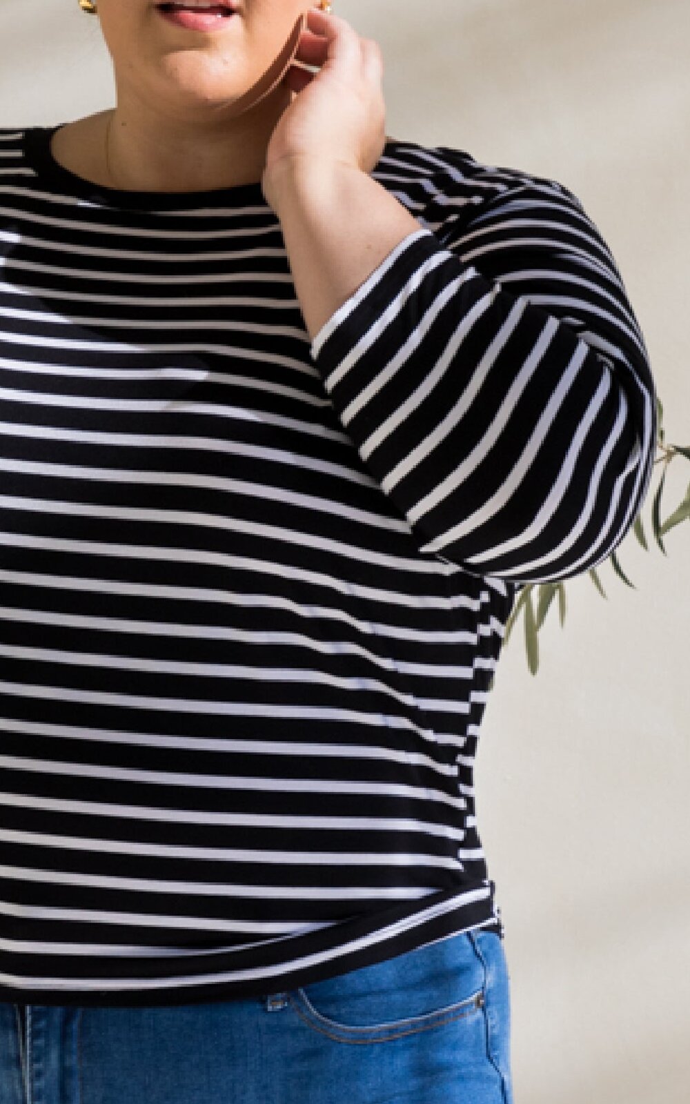 L/S Hi Low Kiana Stripe Top product photo.