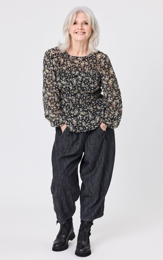 Freja Top  product photo.