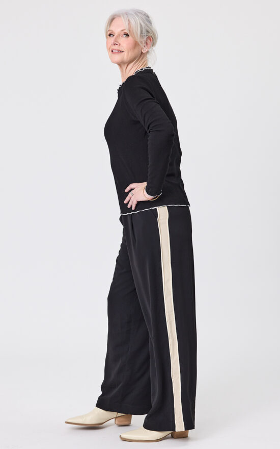 Daria Pant  product photo.