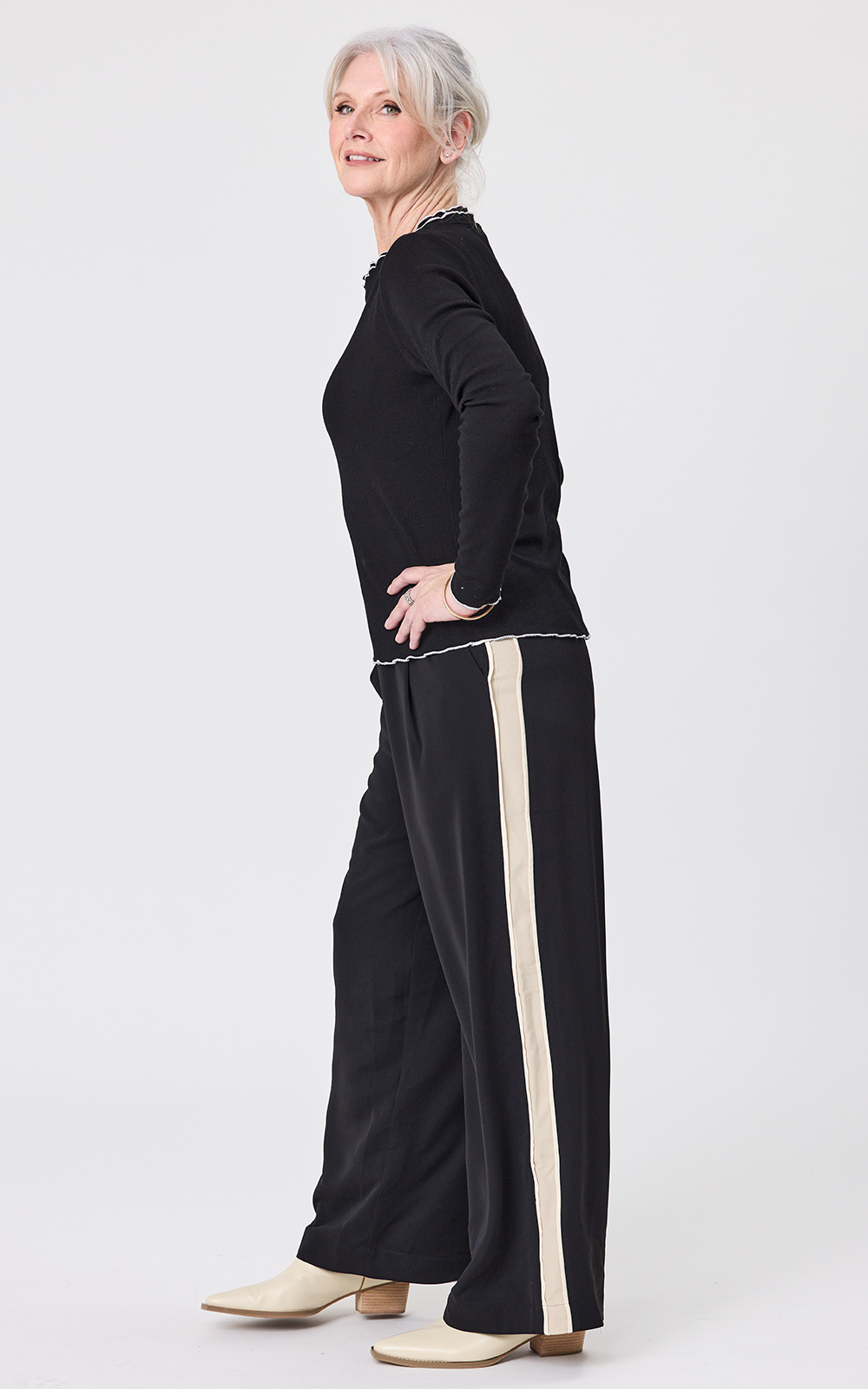 Daria Pant product photo.