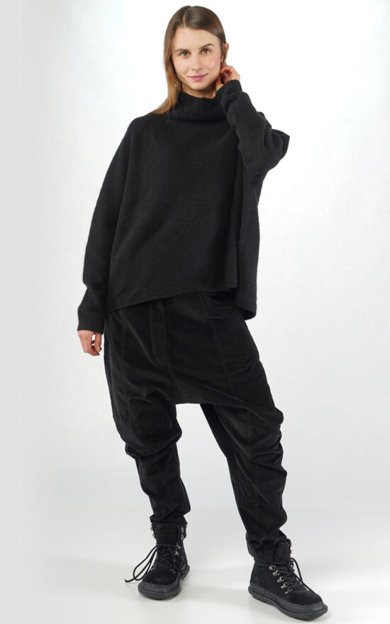 Lily Pullover product photo.