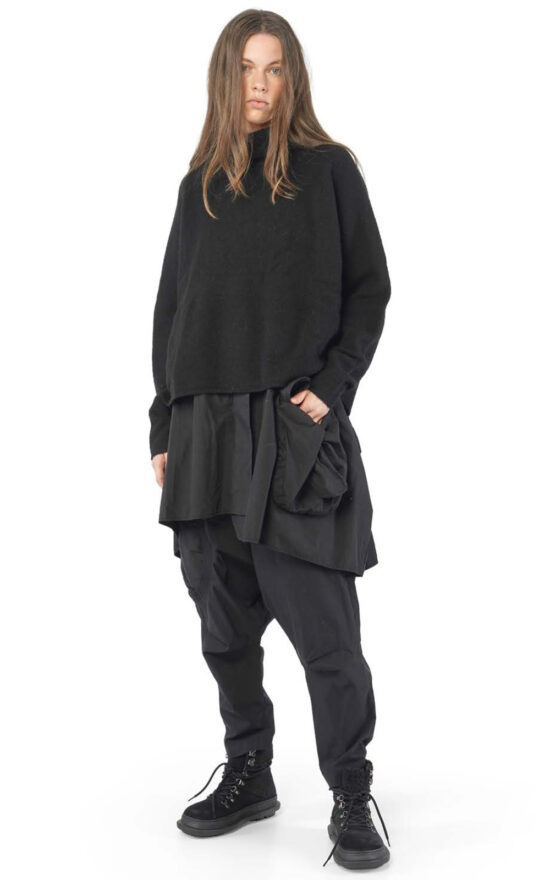 Lily Pullover product photo.