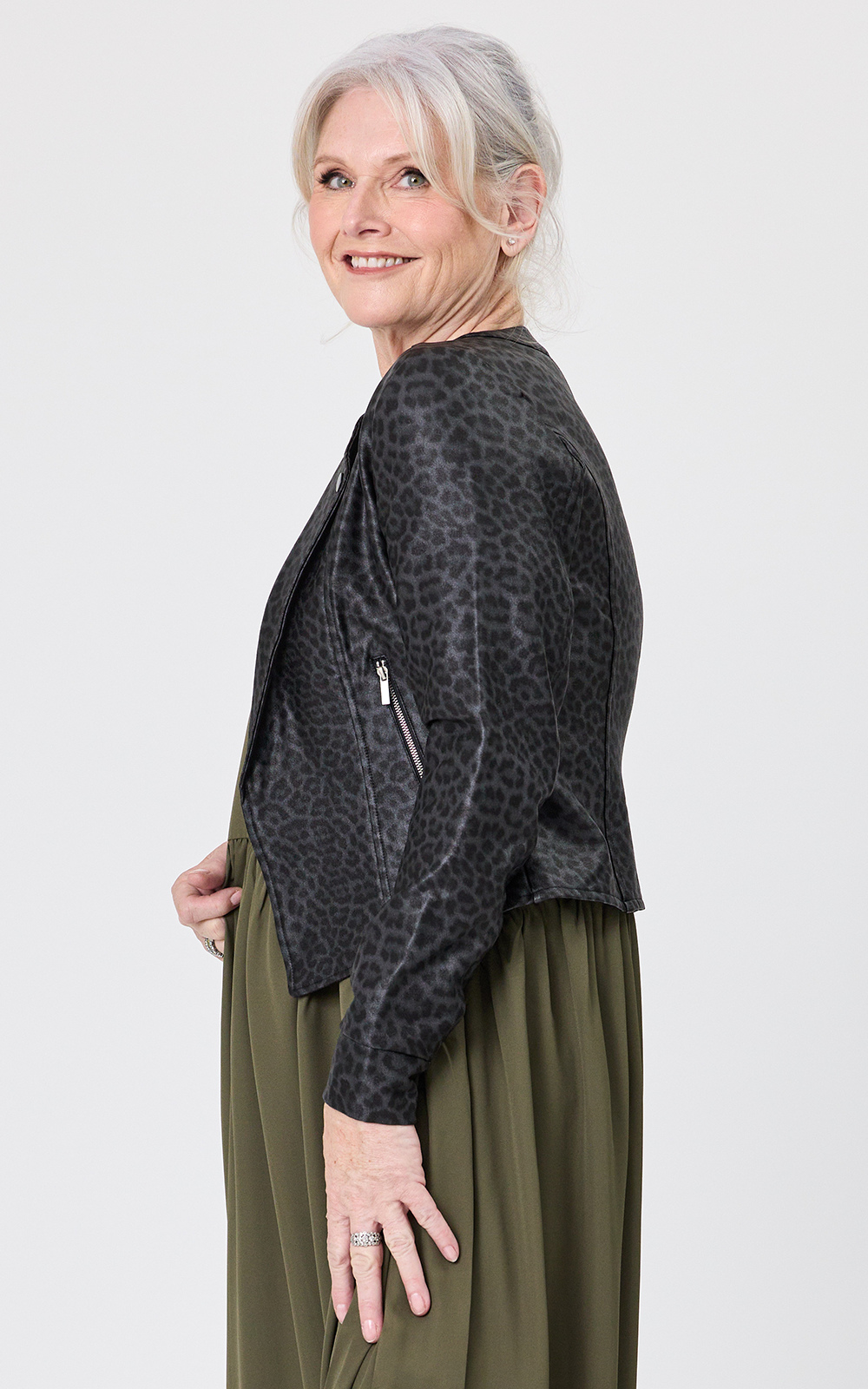 Mika Jacket Leopard product photo.