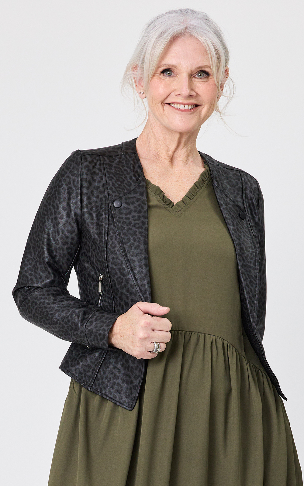 Mika Jacket Leopard product photo.