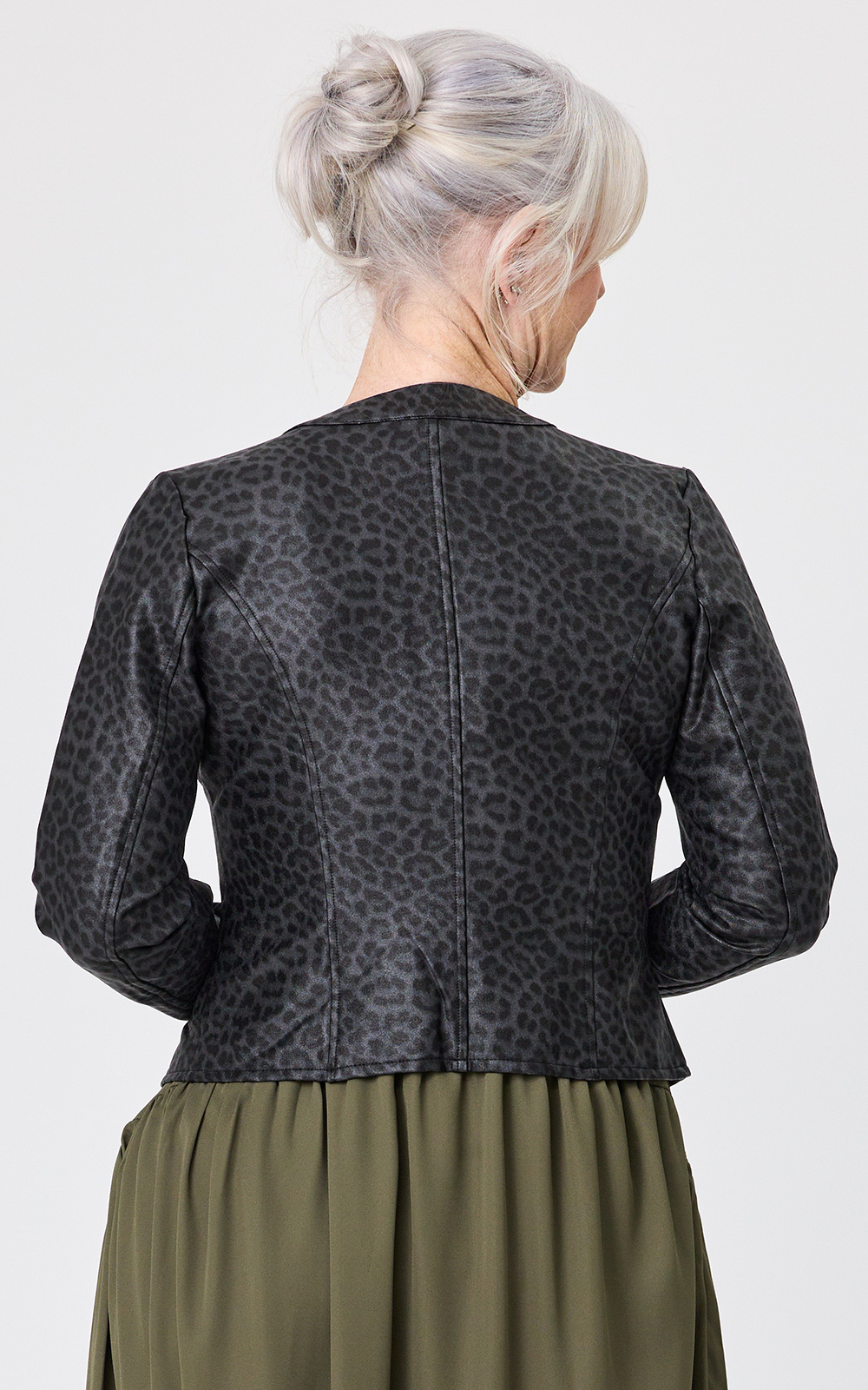 Mika Jacket Leopard product photo.