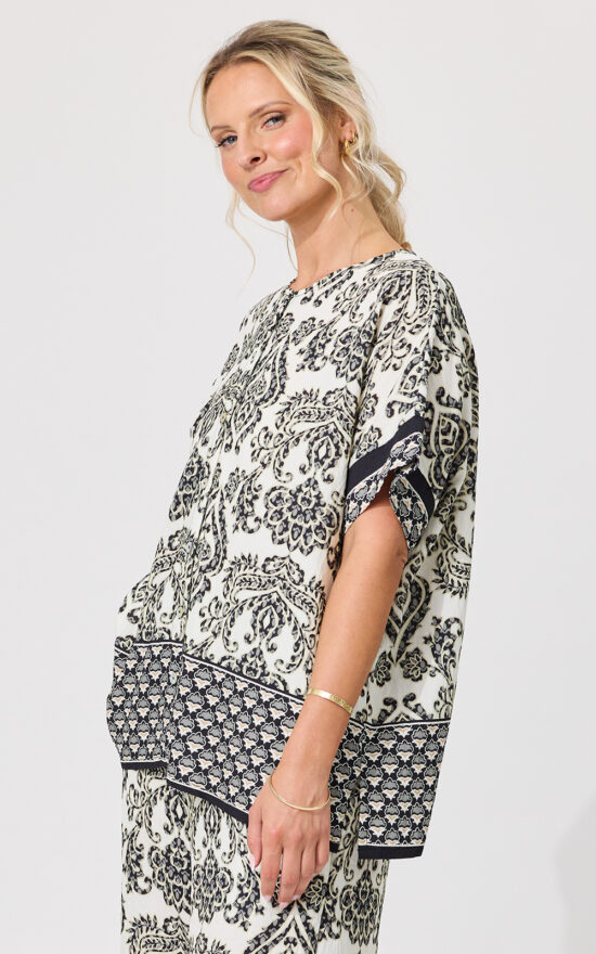 Ariadna Top product photo.