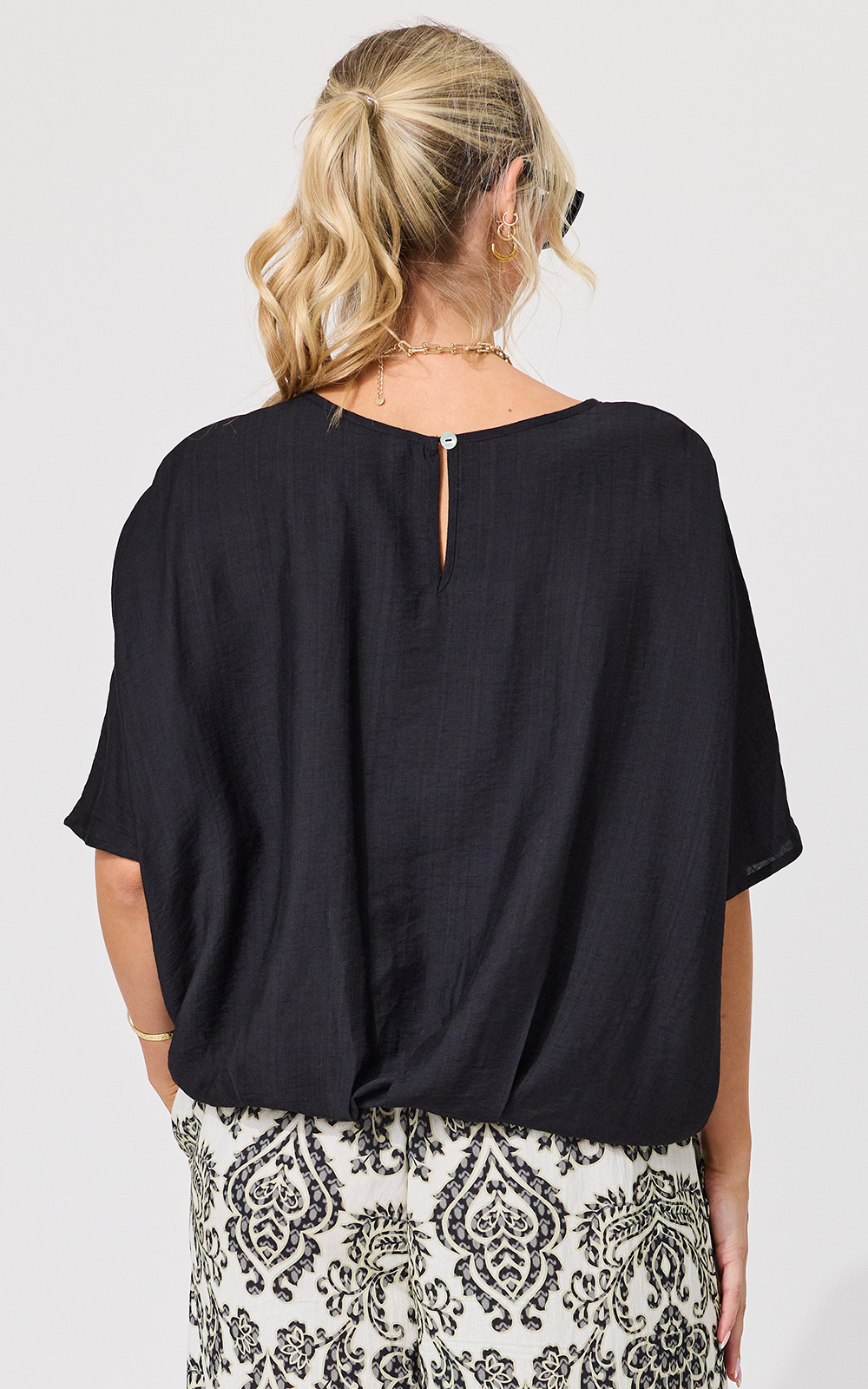 Alessa Top product photo.