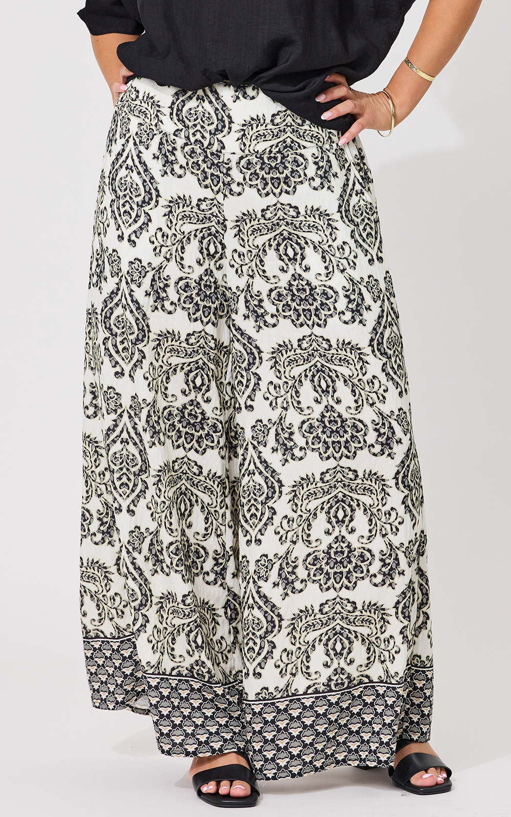 India Pants product photo.