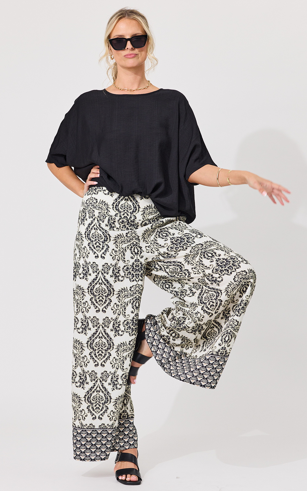India Pants product photo.