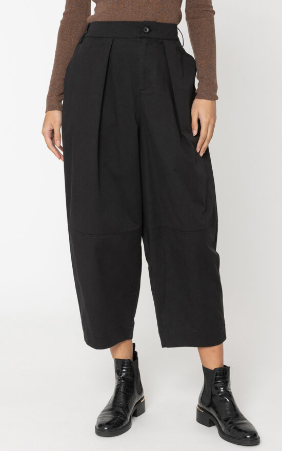 Magnus Pant product photo.