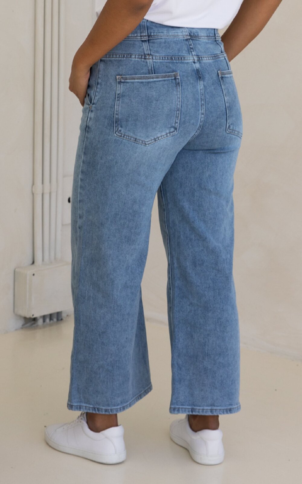 Wide Leg Jean product photo.