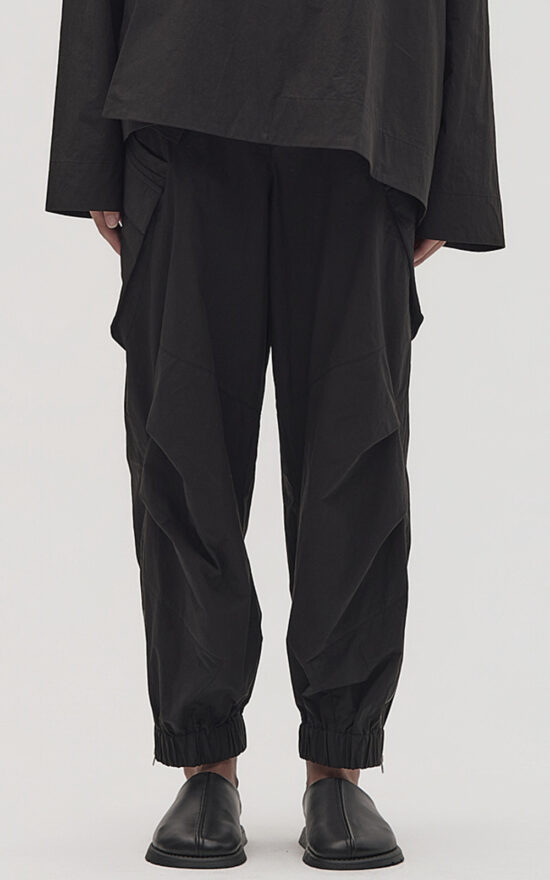 Tratado Pant product photo.