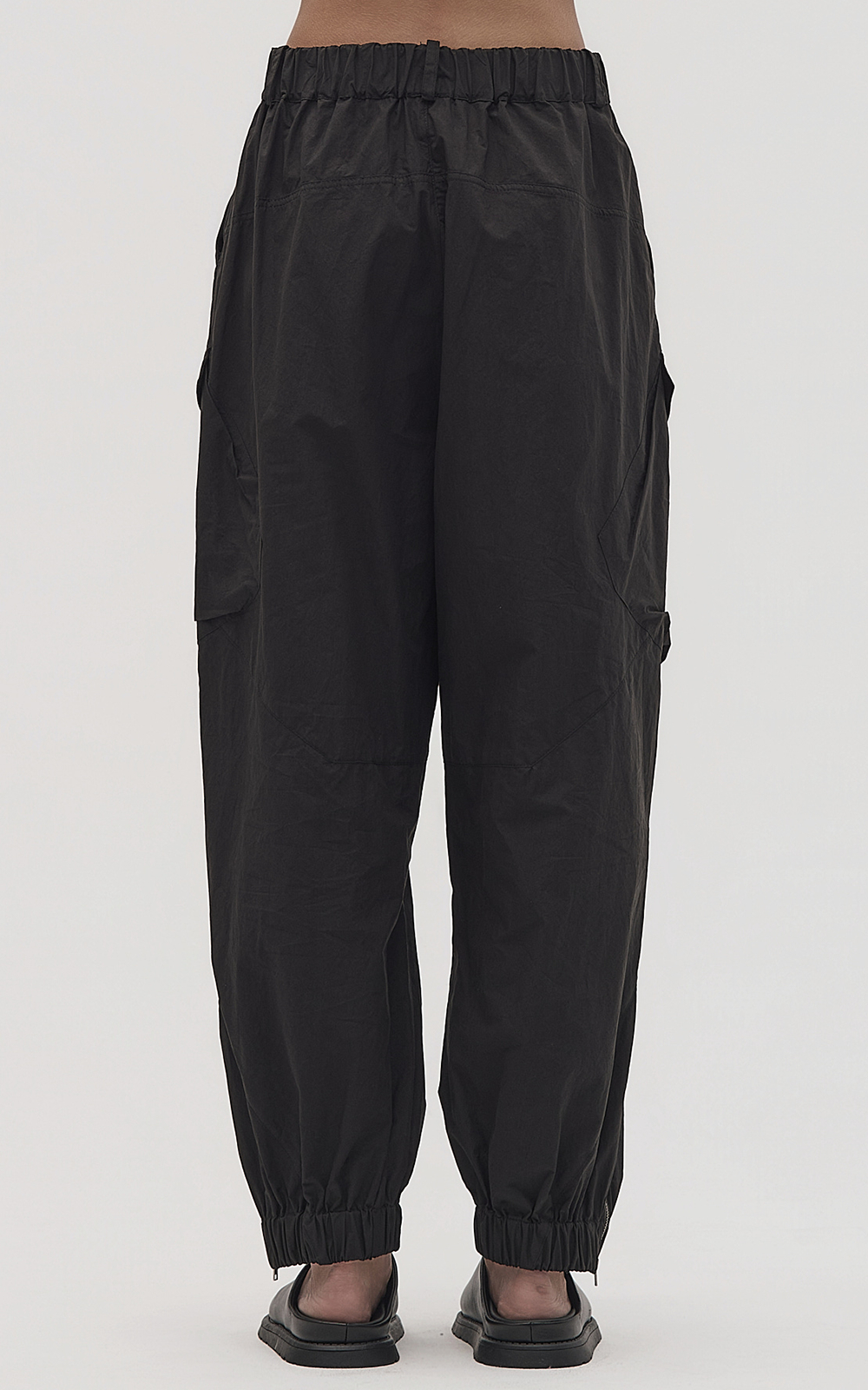 Tratado Pant product photo.