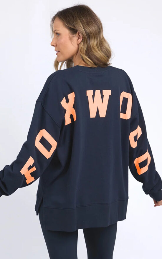 Interval Crew product photo.
